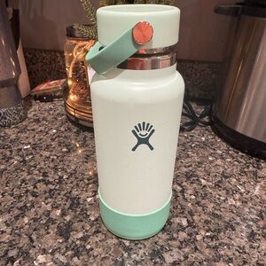 Teal hydro flask 32 oz
